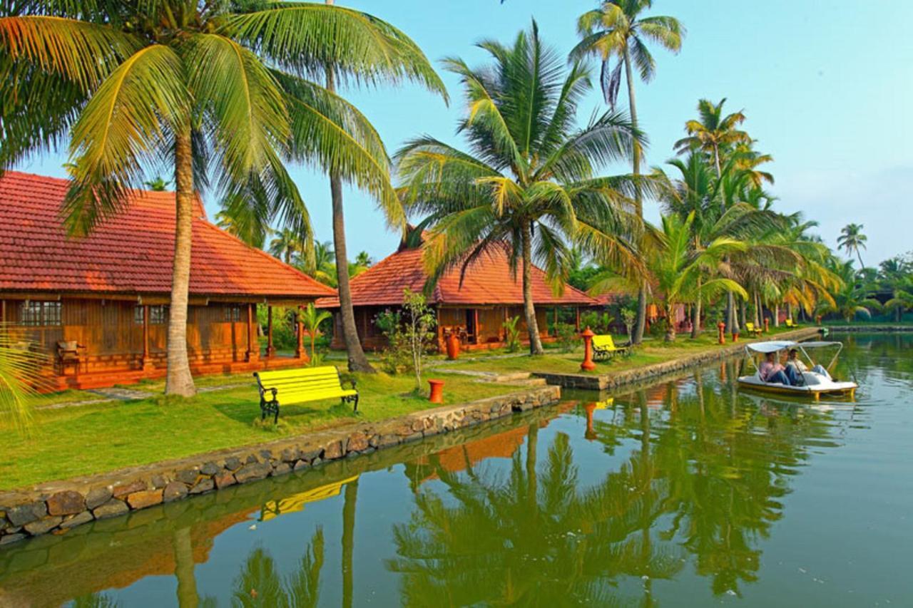 コンダイ リップ バックウォーター ヘリテージ リゾート Kochi エクステリア 写真